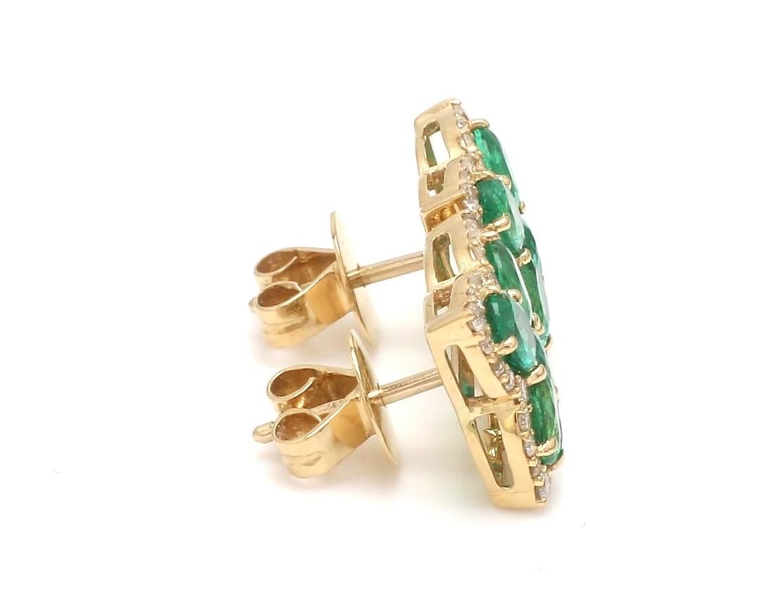 Women's Natural emerald flower tops with diamond in 18k gold For Sale