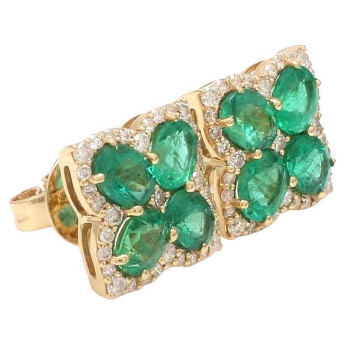 Natural emerald flower tops with diamond in 18k gold For Sale
