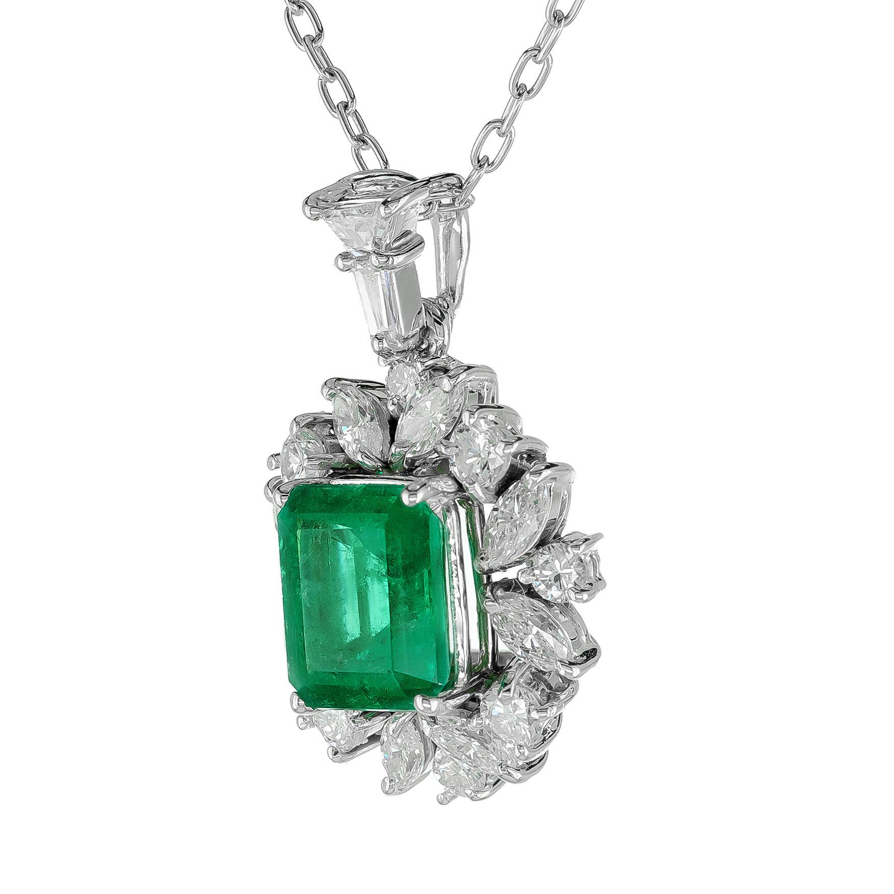 Natural Emerald Gemstone 3.24 carats in 18KWG Pendant with Diamonds / GIA Report In New Condition For Sale In Los Angeles, CA