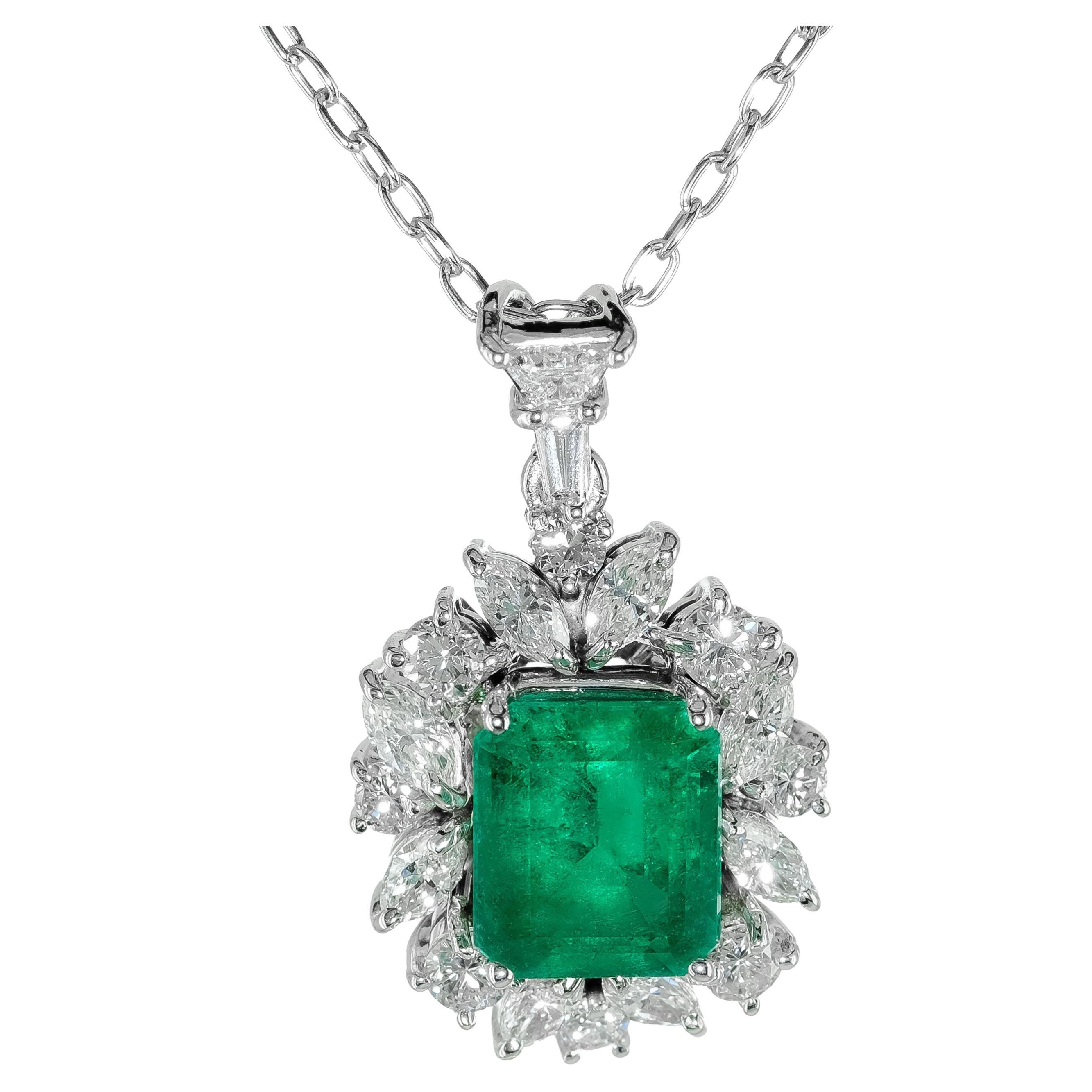 Natural Emerald Gemstone 3.24 carats in 18KWG Pendant with Diamonds / GIA Report For Sale