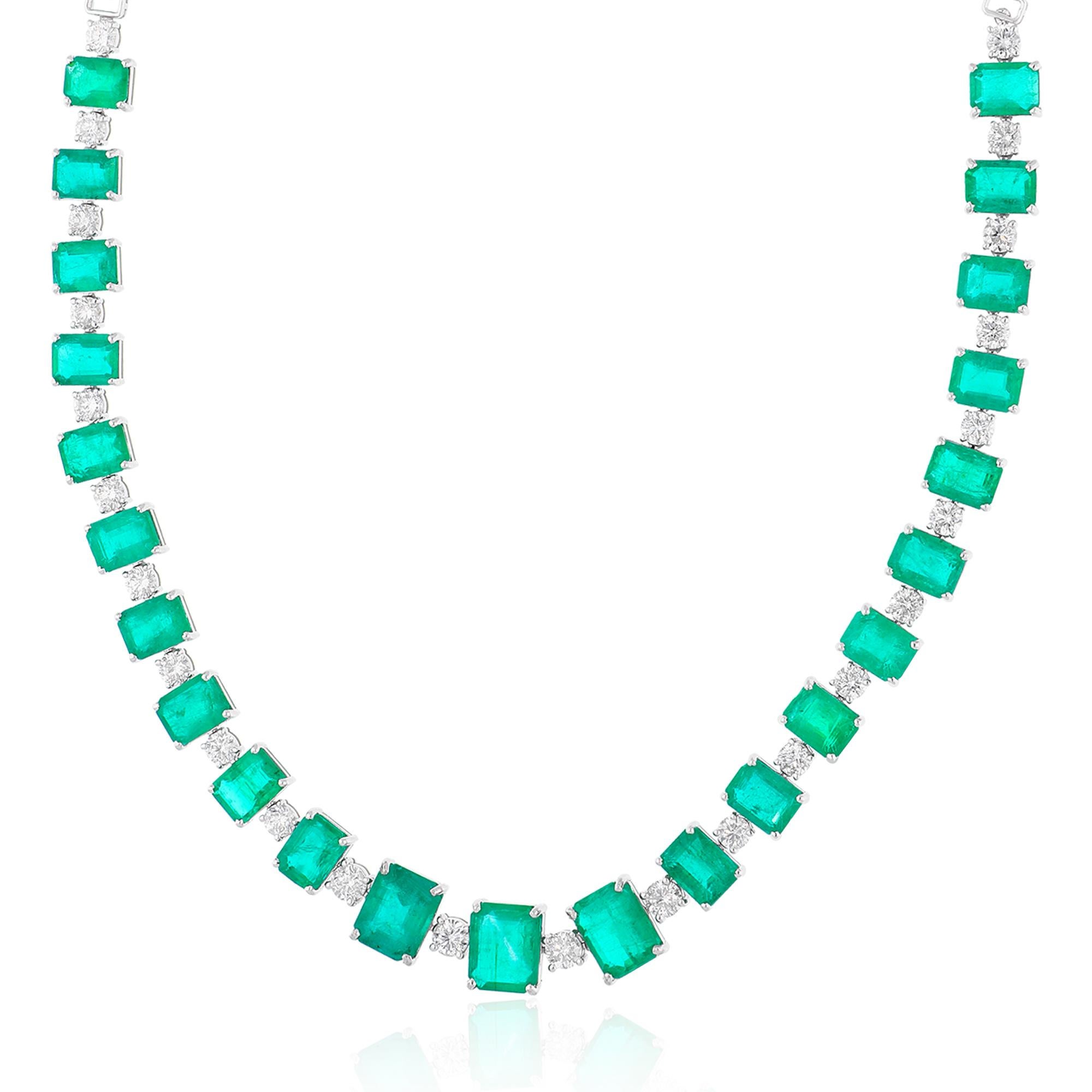 Natürlicher Smaragd Edelstein Charme Halskette Diamant 14 Karat Weißgold Feiner Schmuck im Zustand „Neu“ im Angebot in Diera, Dubai