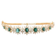 Collana Choker di diamanti con gemma di smeraldo naturale in oro bianco 18 carati