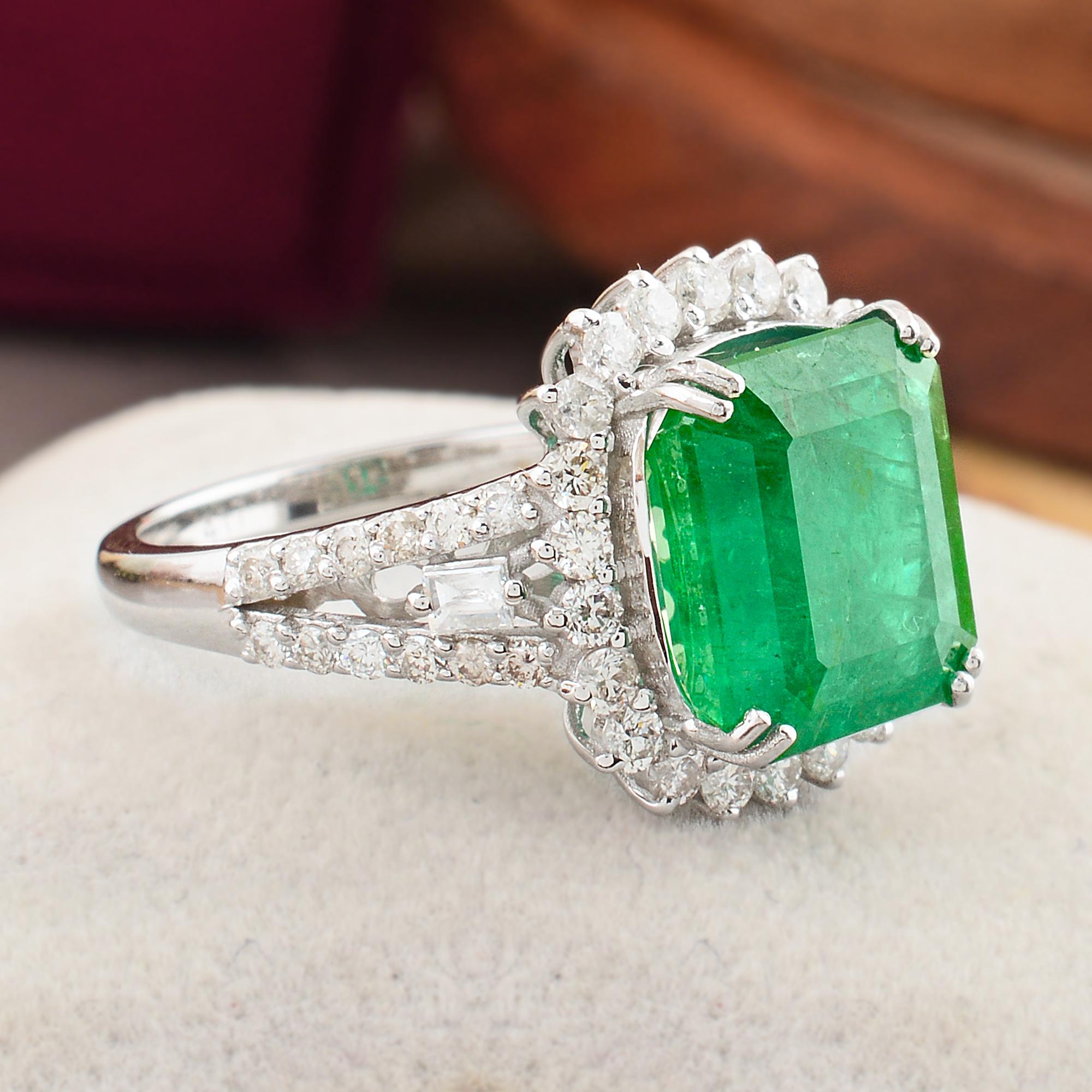 Women's Natural Emerald Gemstone Cocktail Ring Diamond 10 Karat White Gold Fine Jewelry For Sale