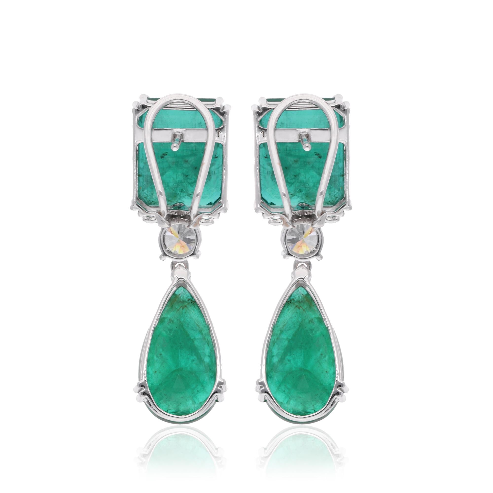 Nature Emerald Gemstone Dangle Ears Diamond 18 Karat White Gold Jewelry Pour femmes en vente