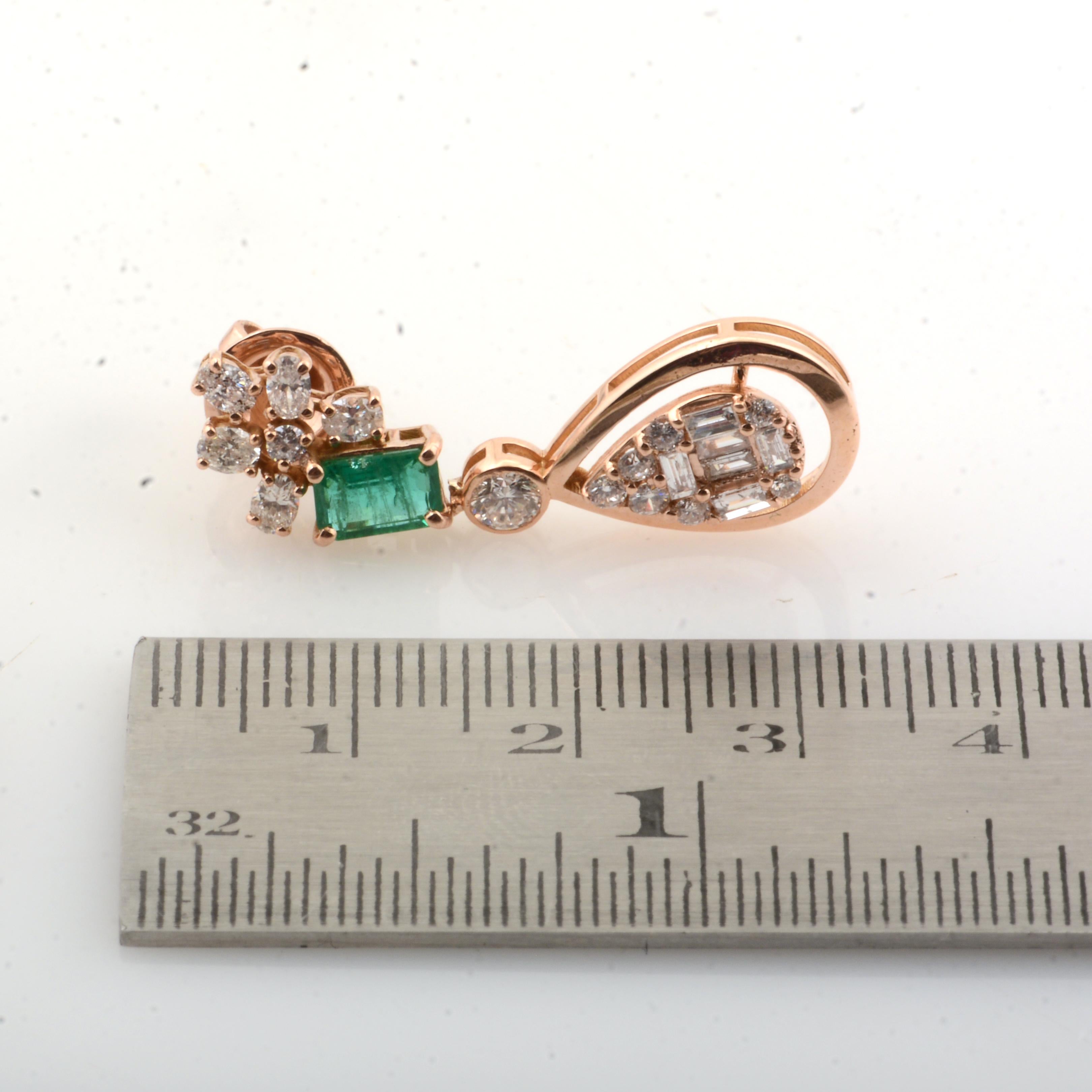 Natural Emerald Gemstone Dangle Earrings Diamond Pave 18k Rose Gold Fine Jewelry In New Condition For Sale In Diera, Dubai