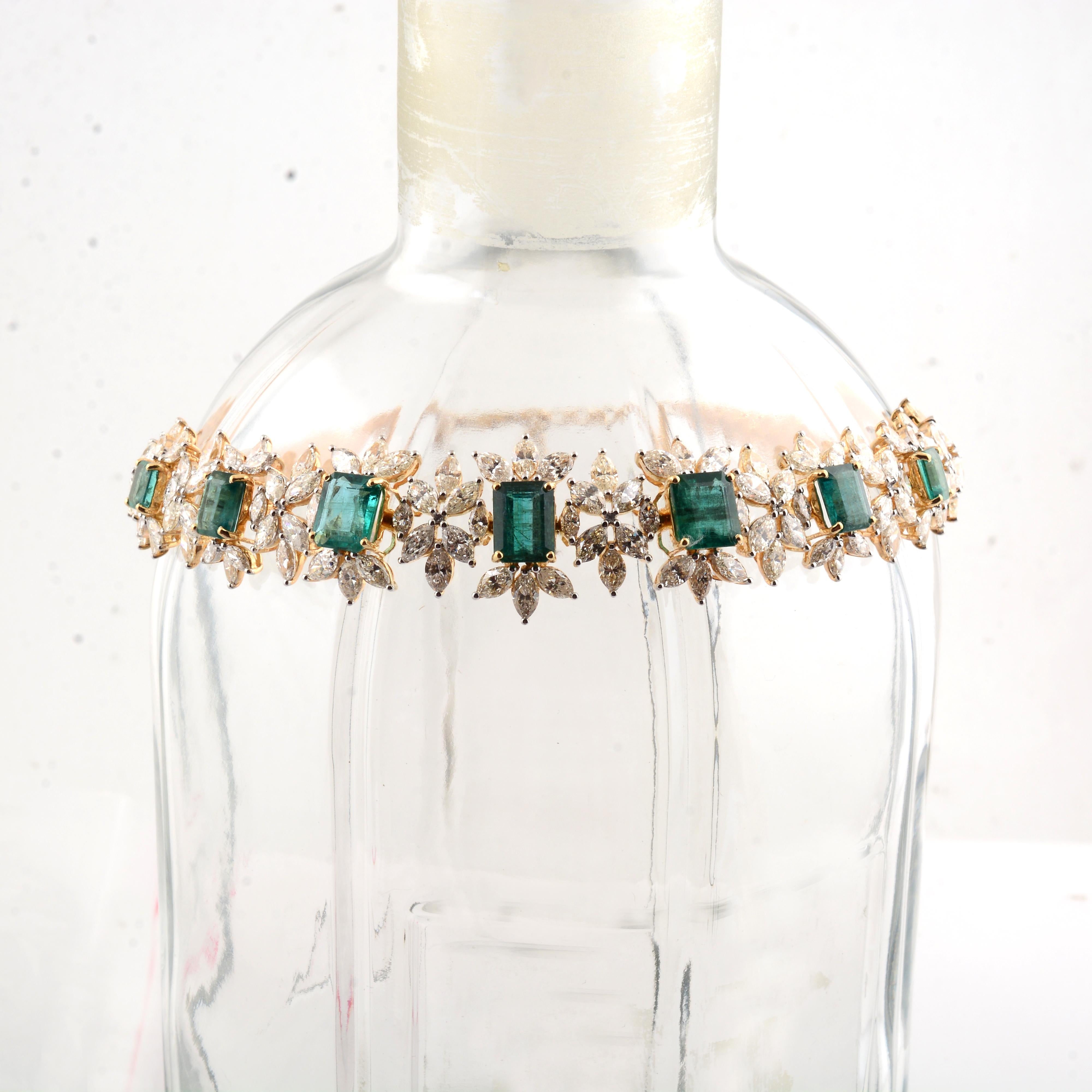 Taglio smeraldo Collana girocollo con diamante e gemma di smeraldo naturale in oro bianco 14 carati in vendita