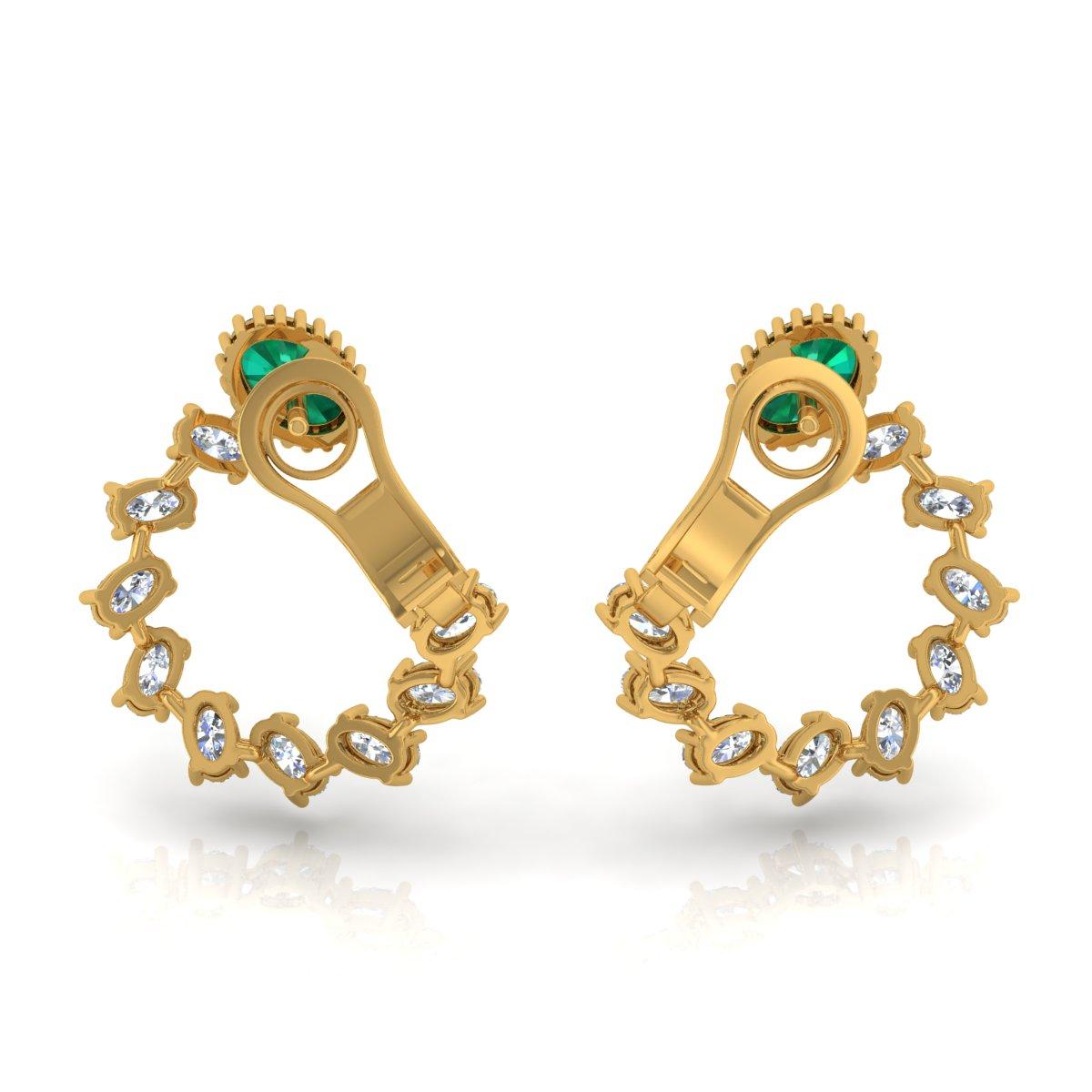 Taille ovale Boucles d'oreilles fines en or jaune 18 carats avec émeraudes naturelles et diamants en vente