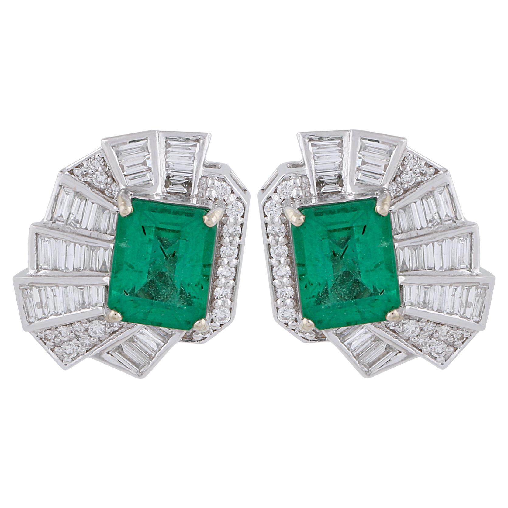 Nature Emerald Gemstone Fine Stud Ears Baguette Diamond 18 Karat White Gold