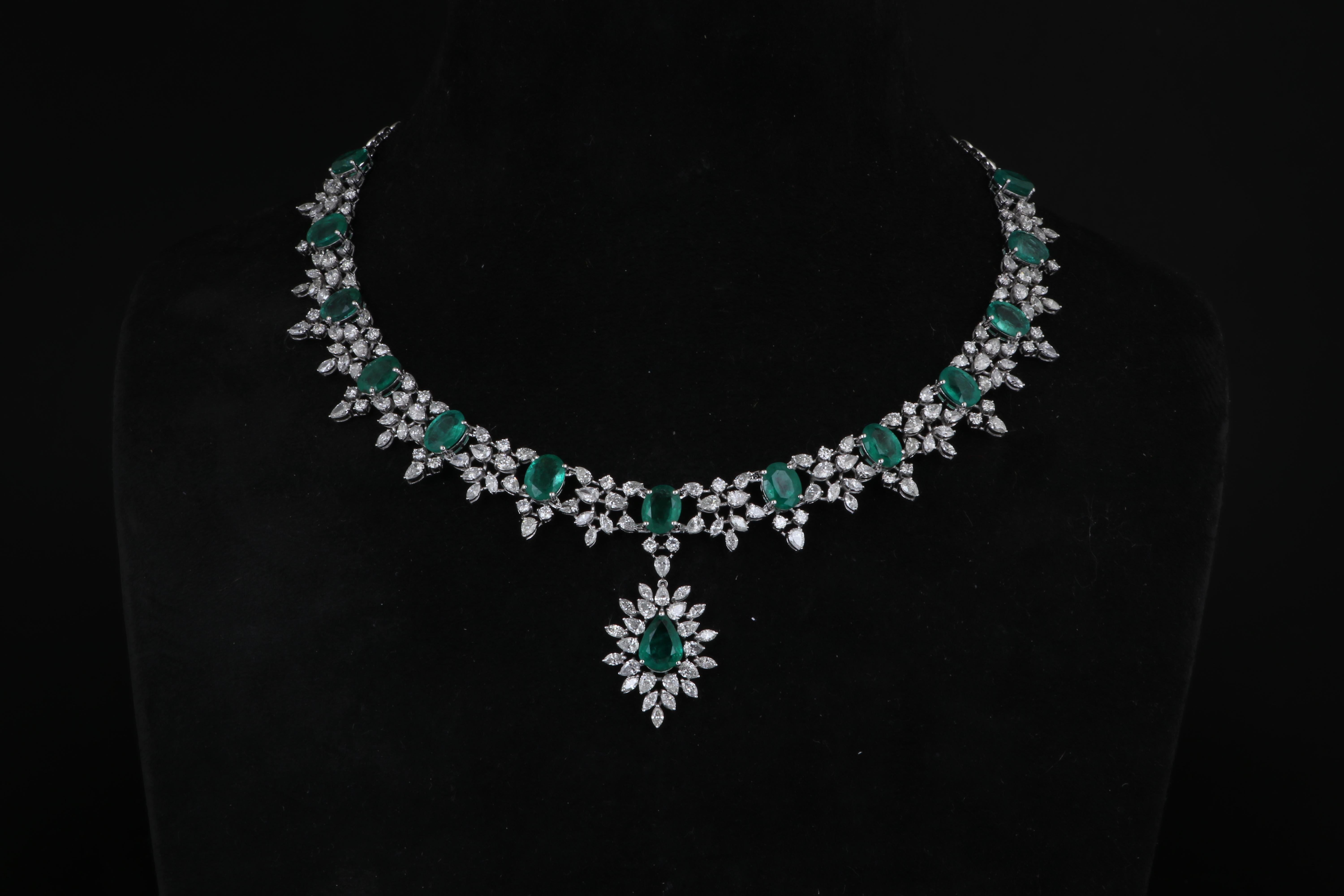 Natural Emerald Gemstone Pendant Necklace Diamond 14k White Gold Fine Jewelry For Sale 1