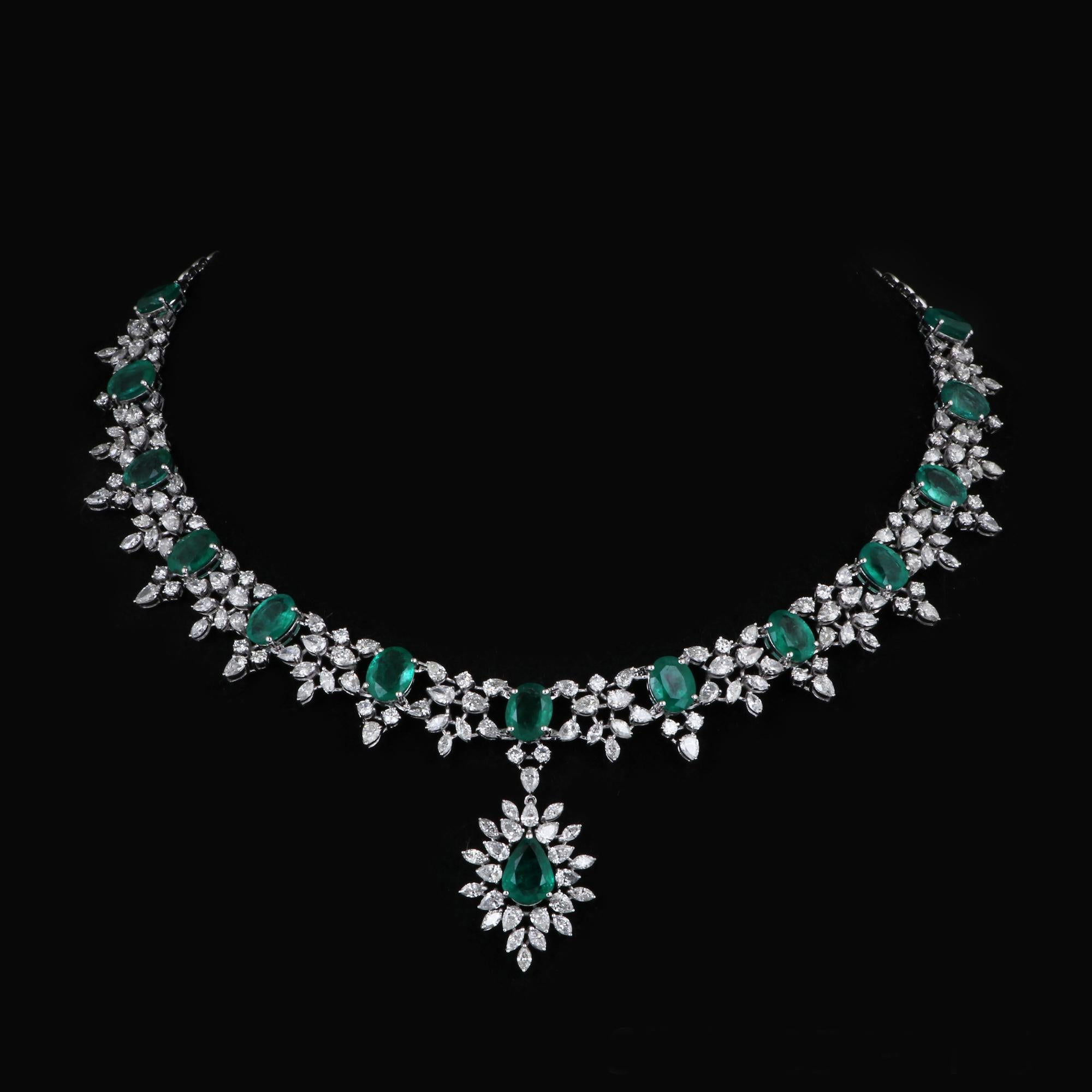 Real 16.48 carat Emerald Gemstone Pendant Necklace 12 Ct. Diamond 18k White Gold For Sale 3