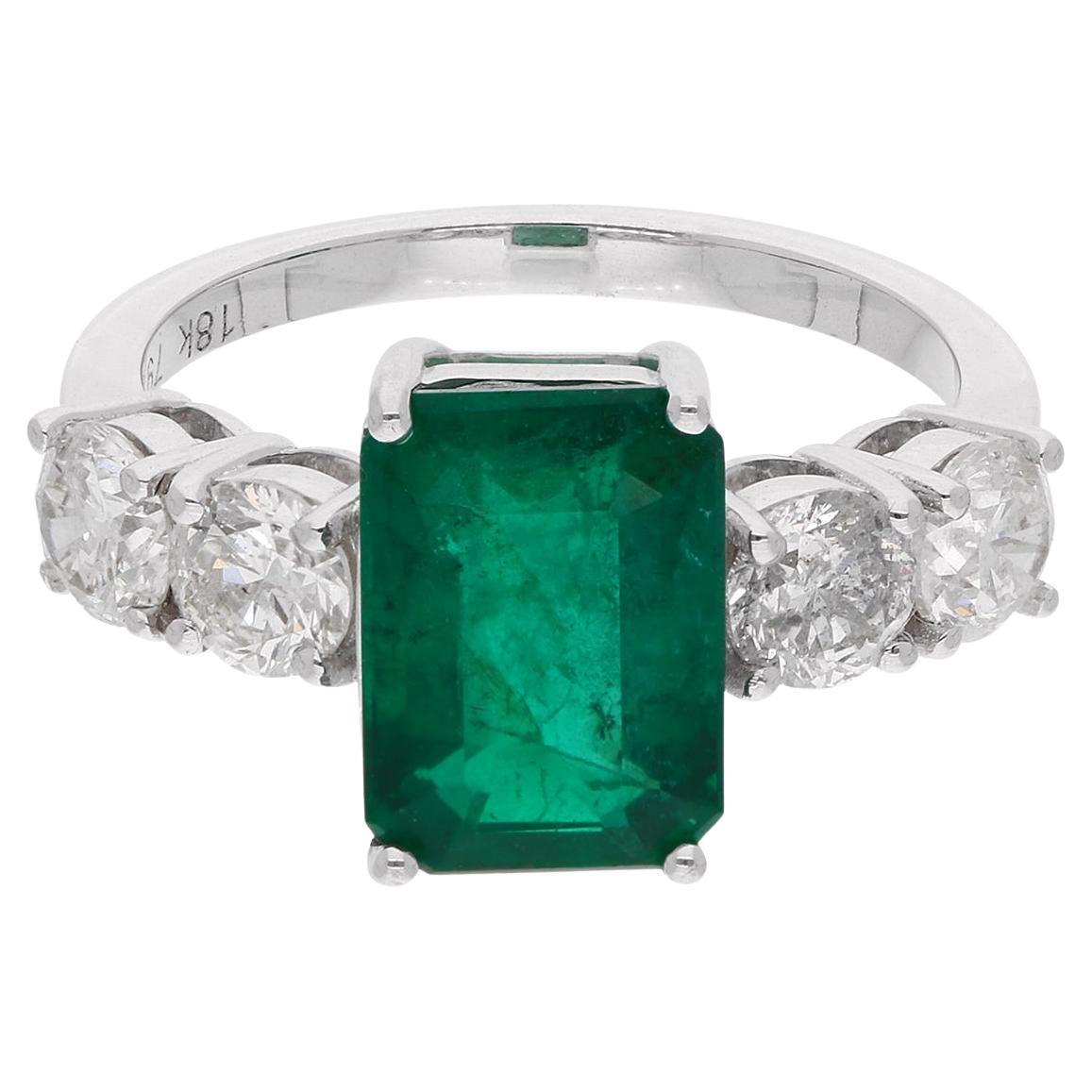 Natural Emerald Gemstone Ring Diamond 18 Karat White Gold Handmade Fine Jewelry For Sale