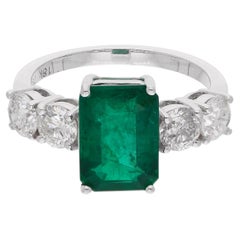 Natürlicher Smaragd-Edelstein-Ring mit Diamant aus 18 Karat Weißgold, handgefertigter feiner Schmuck