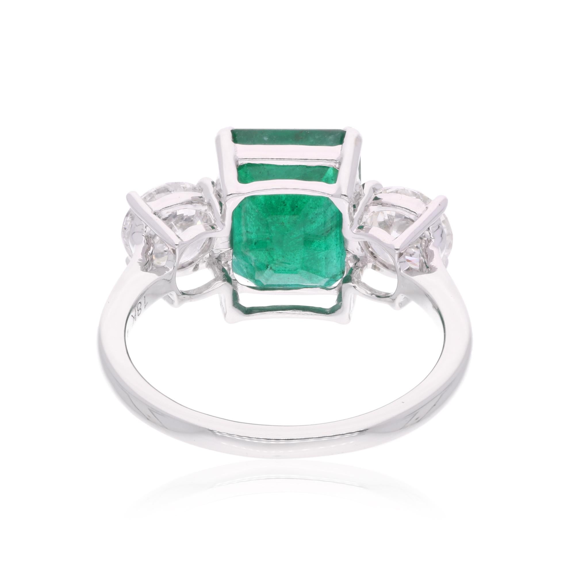 Women's Natural Emerald Gemstone Ring SI Clarity HI Color Diamond 18 Karat White Gold For Sale