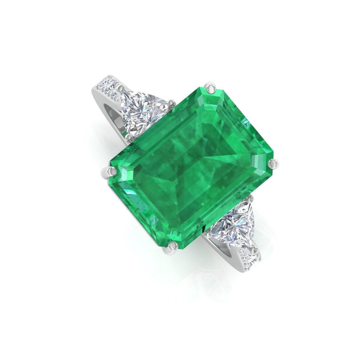 For Sale:  Natural Emerald Gemstone Ring Trillion Cut Diamond Solid 18k White Gold Jewelry 8