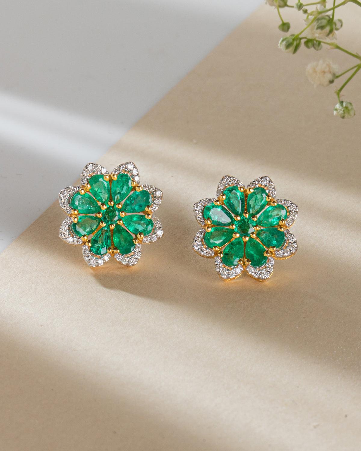 Natural Emerald Gold Earrings in 14K In New Condition For Sale In jaipur, IN