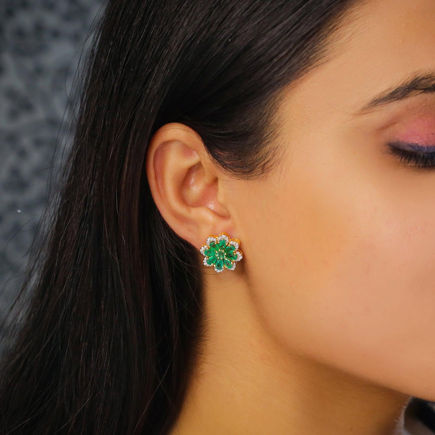 Women's Natural Emerald Gold Earrings in 14K For Sale