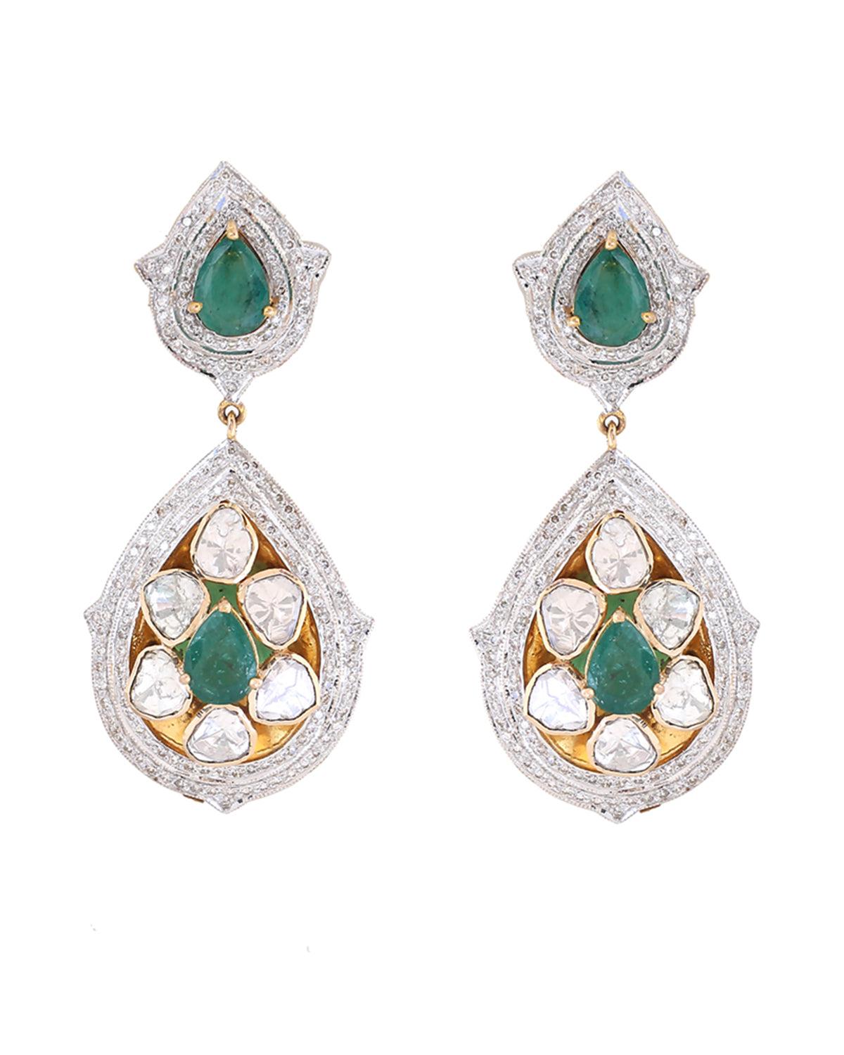Pendientes de Oro Esmeralda Natural en 18K en Nuevo estado para la venta en jaipur, IN