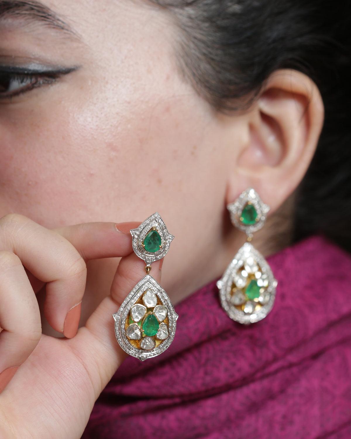 De las mujeres Pendientes de Oro Esmeralda Natural en 18K en venta