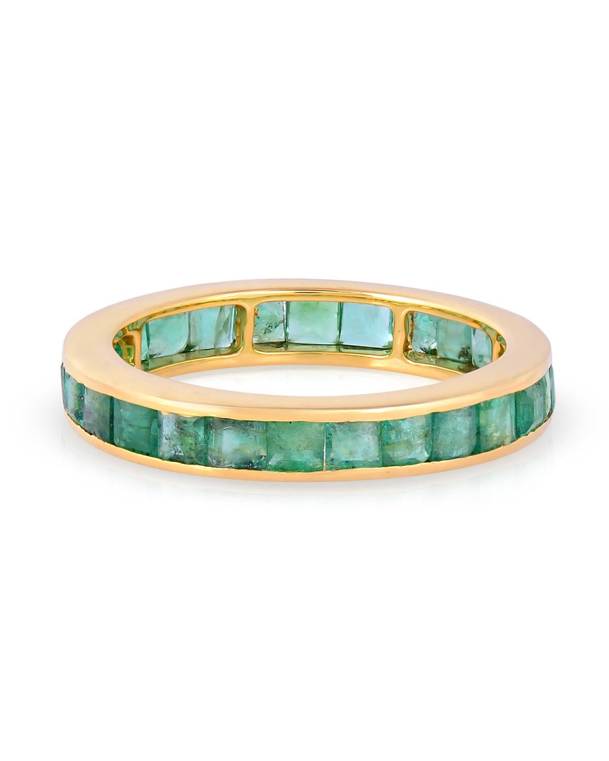 Contemporary Natural Emerald Gold Ring in 18K For Sale