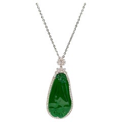 Pendentif en or 18 carats en jadéite verte émeraude naturelle et diamant