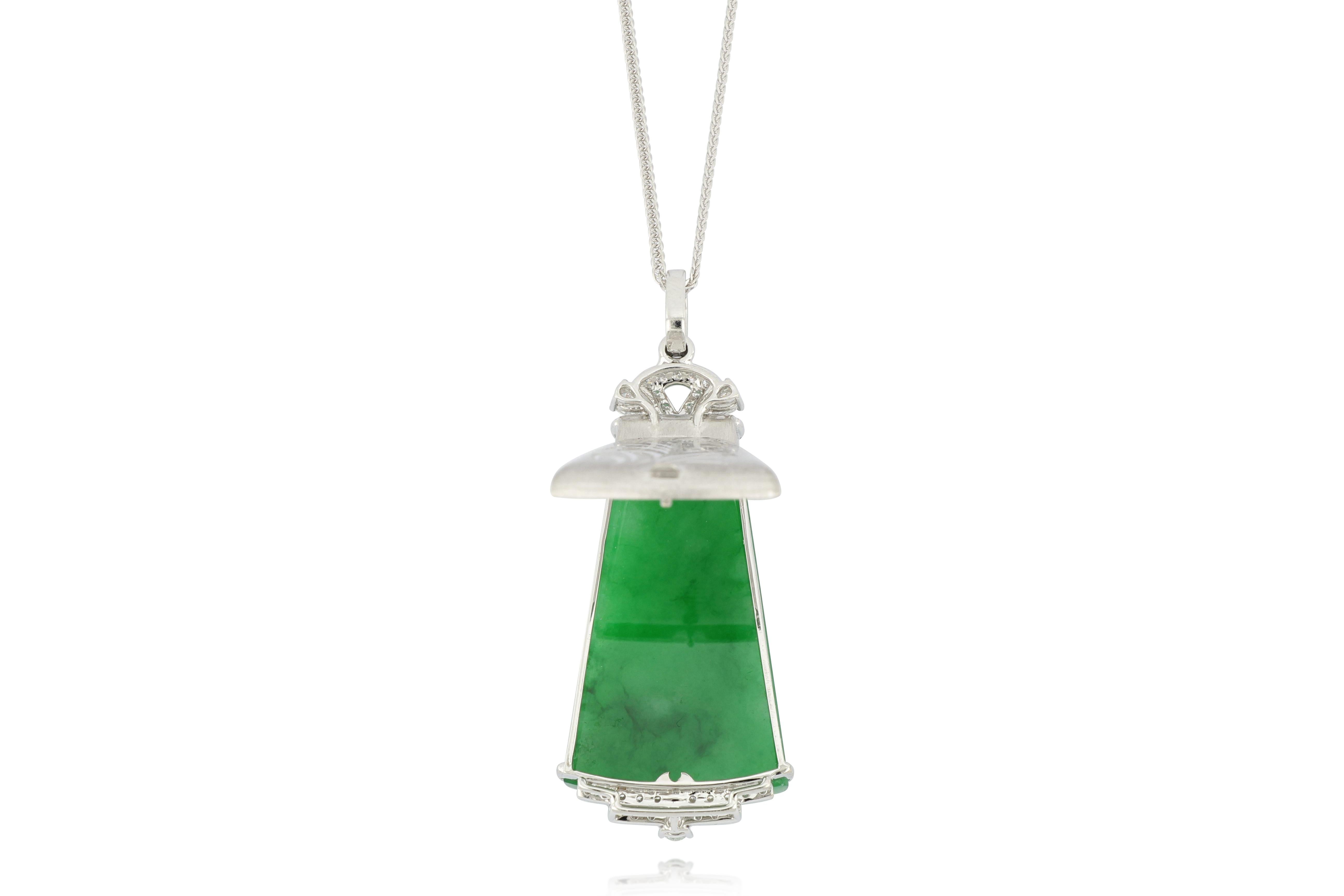 Natural Bright Green Jadeite and Diamond Pendant in 18K Gold with Necklace In New Condition For Sale In Macau, MO