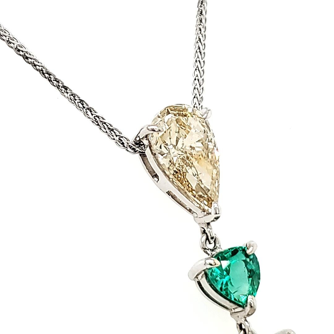 Contemporary Natural Emerald Heart and Diamond Drop Necklace with 18k White Gold Chain For Sale