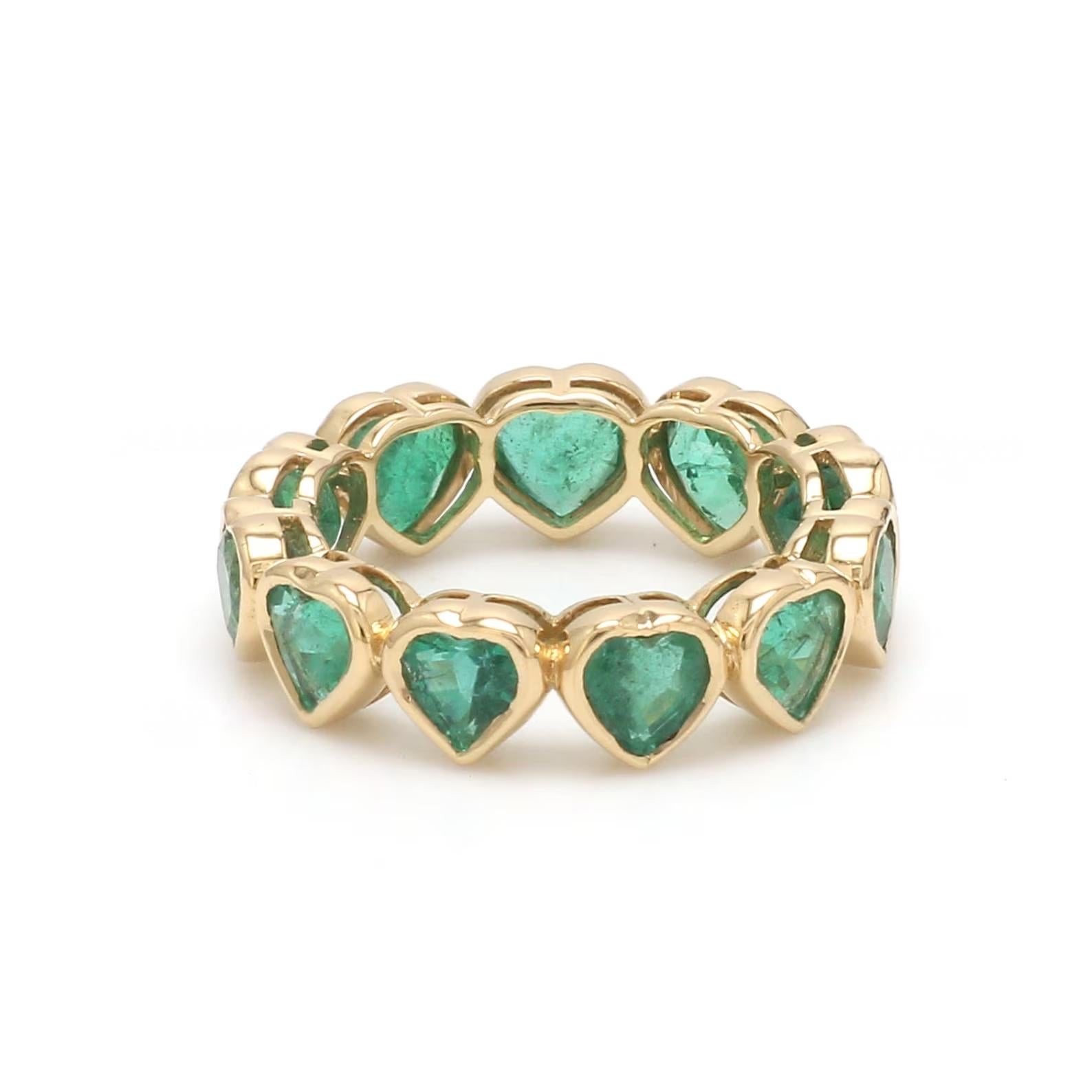 Natürlicher Smaragd-Ring mit Herzschliff aus 18 Karat Gold (Smaragdschliff) im Angebot