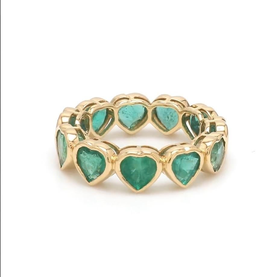 Natürlicher Smaragd-Ring mit Herzschliff aus 18 Karat Gold im Angebot 1