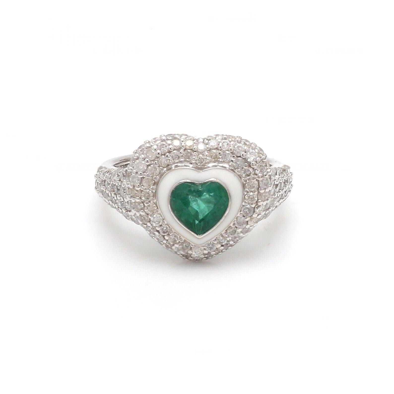Natürlicher Smaragd-Herz-Diamantring aus 14 Karat Gold Damen im Angebot
