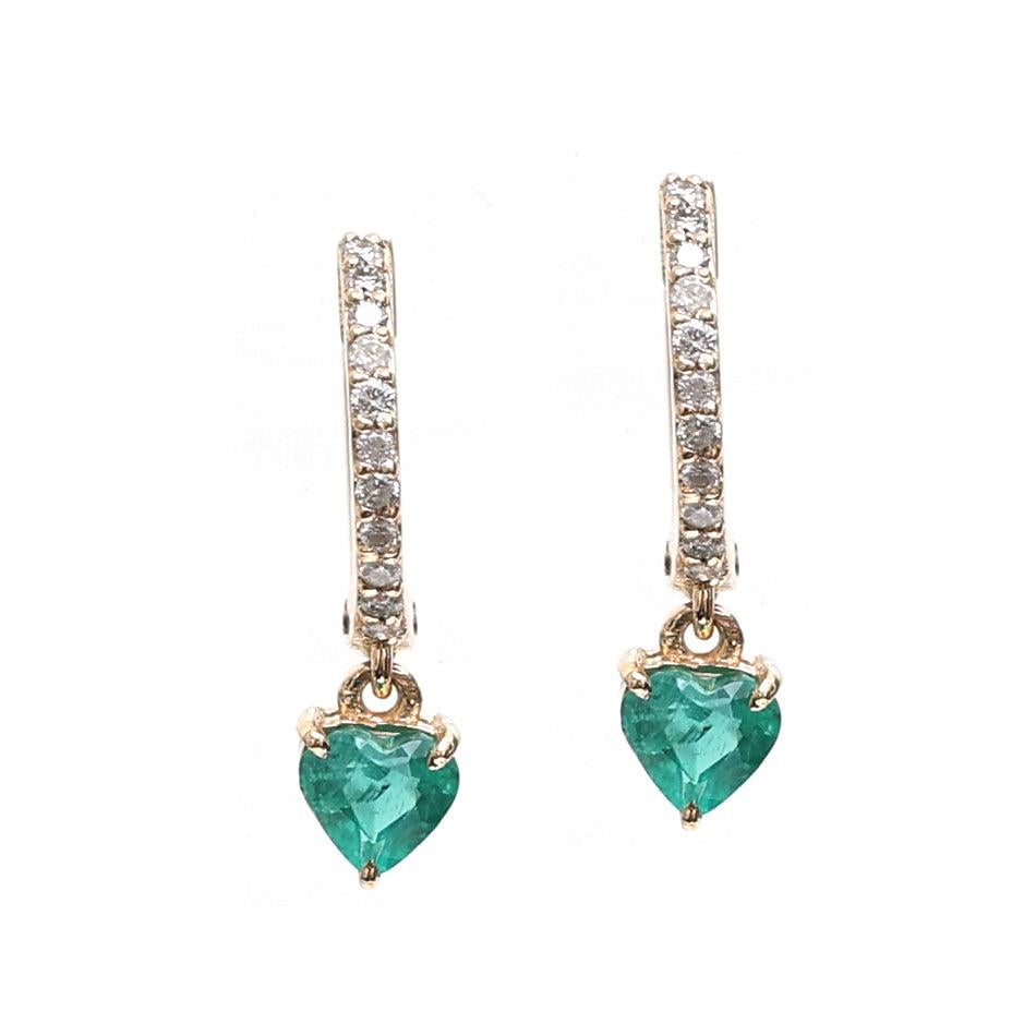 Pietra : Smeraldo 

Tipo : Naturale

Forma : Cuore

Dimensione: 4MM

Peso : 0,56 Carati

Metallo : Oro

Personalizzazione : Disponibile

Dimensioni del diamante: 1,10 mm

Peso del diamante: 0,15 carati

Colore del diamante: F-G

Chiarezza del