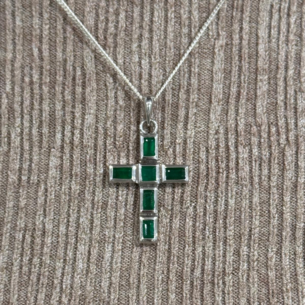Mixed Cut Natural Emerald Jesus Cross Pendant 925 Sterling Silver, Unisex Gifts For Sale