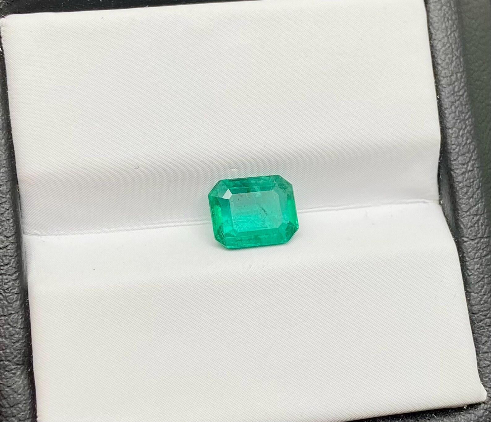 Natürlicher Smaragd lose Edelstein 1.04 ct, Smaragdschliff, Herkunft Sambia, Zertifikat für Damen oder Herren im Angebot