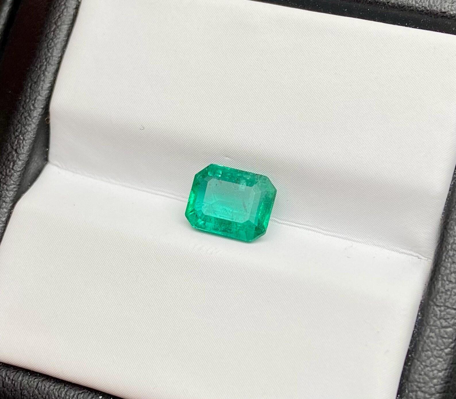 Natürlicher Smaragd lose Edelstein 1.04 ct, Smaragdschliff, Herkunft Sambia, Zertifikat im Angebot 4