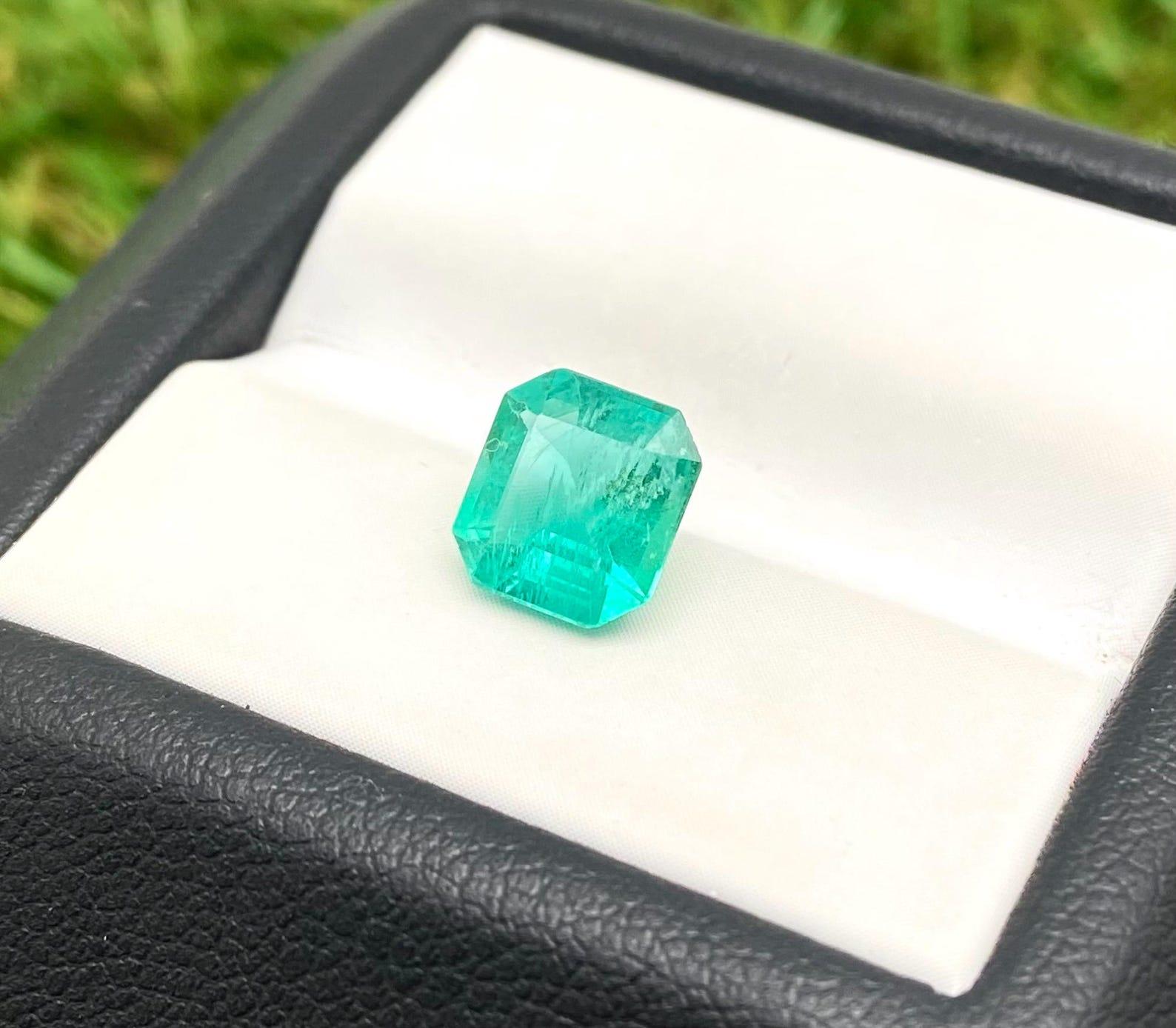 Natürlicher Smaragd lose Edelstein 1,44ct, Smaragdschliff, Herkunft Sambia, Zertifikat im Angebot 5