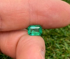 Gemma sciolta di smeraldo Nature 1.89ct., taglio smeraldo, Origine Zambia, Certificato