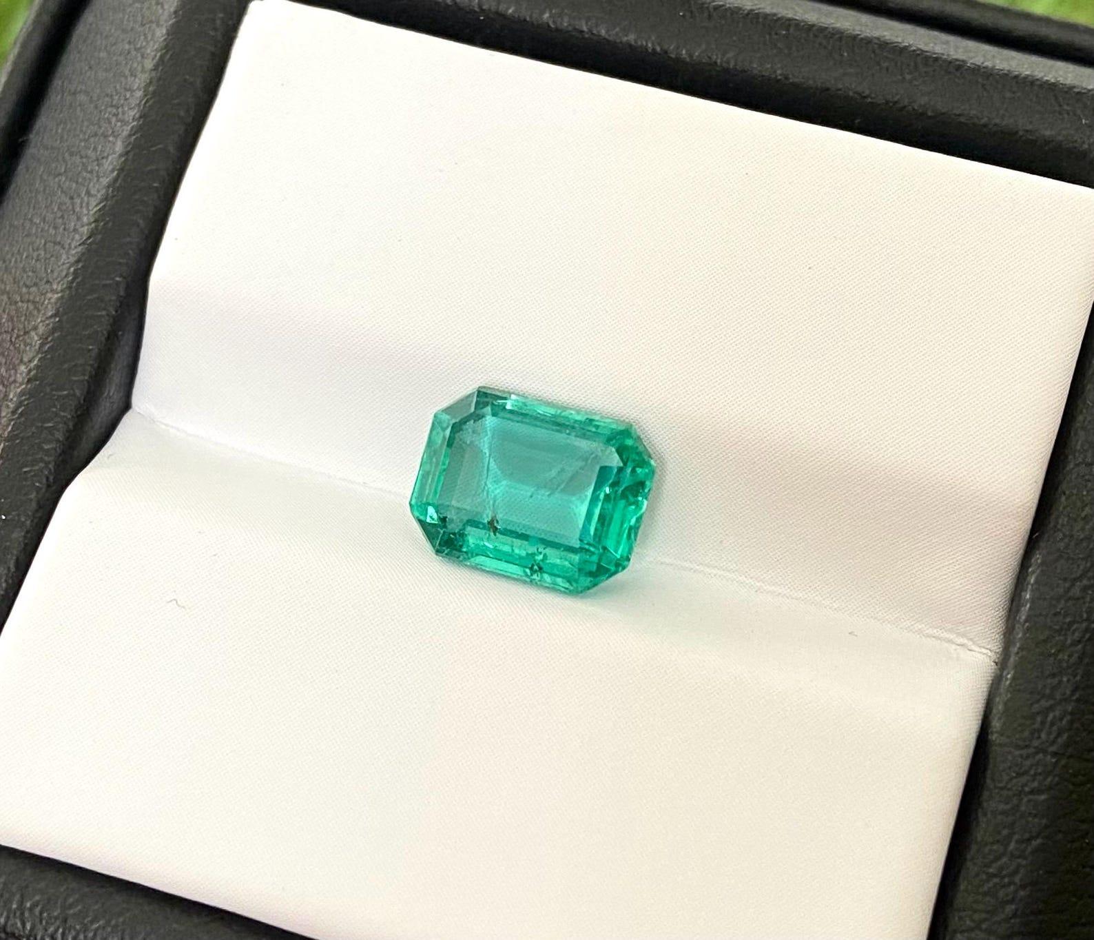 Esmeralda natural gema suelta 2,05 ct., talla esmeralda, Origen Zambia, Certificado en venta 6