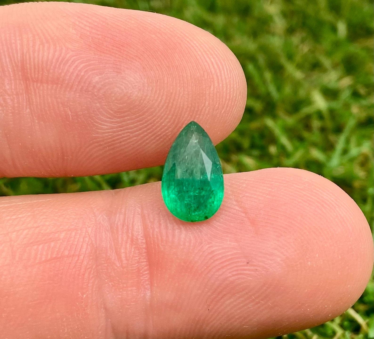 Natürlicher Smaragd lose Edelstein 2,09 ct, Birnenschliff, Herkunft Sambia, Zertifikat! im Angebot 5