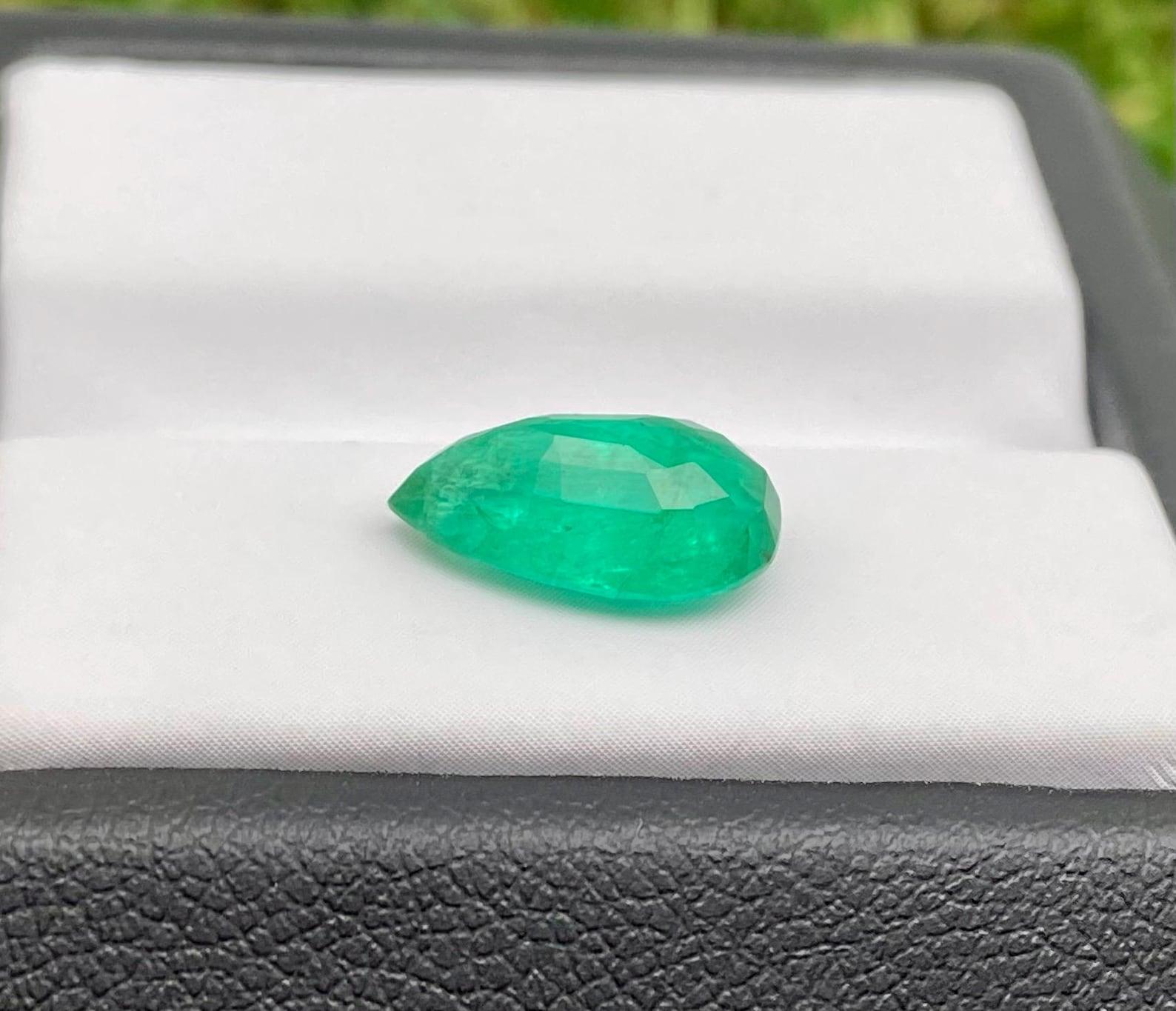 Natürlicher Smaragd lose Edelstein 2,09 ct, Birnenschliff, Herkunft Sambia, Zertifikat! im Angebot 2