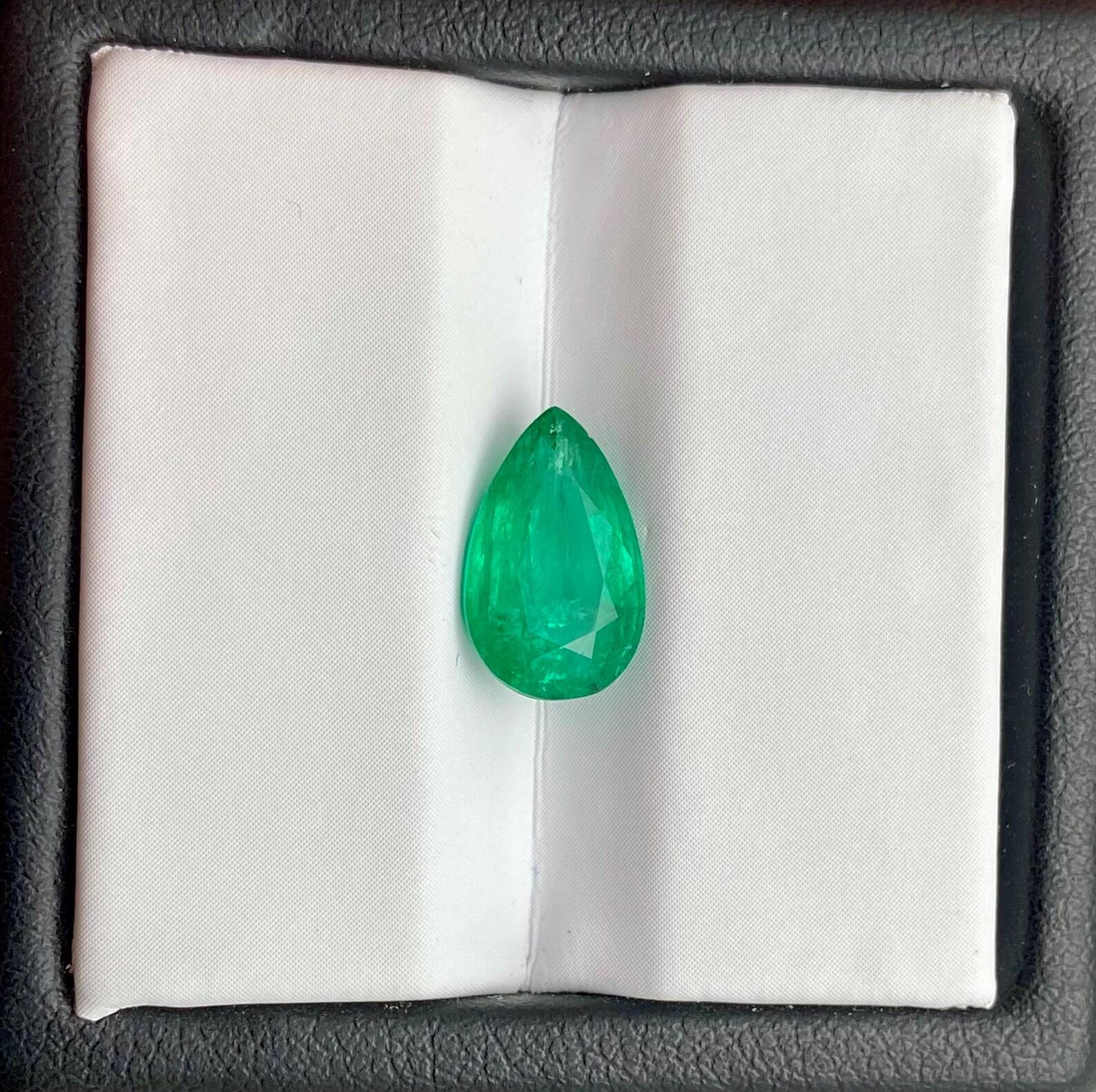 Natürlicher Smaragd lose Edelstein 2,09 ct, Birnenschliff, Herkunft Sambia, Zertifikat! im Angebot 4