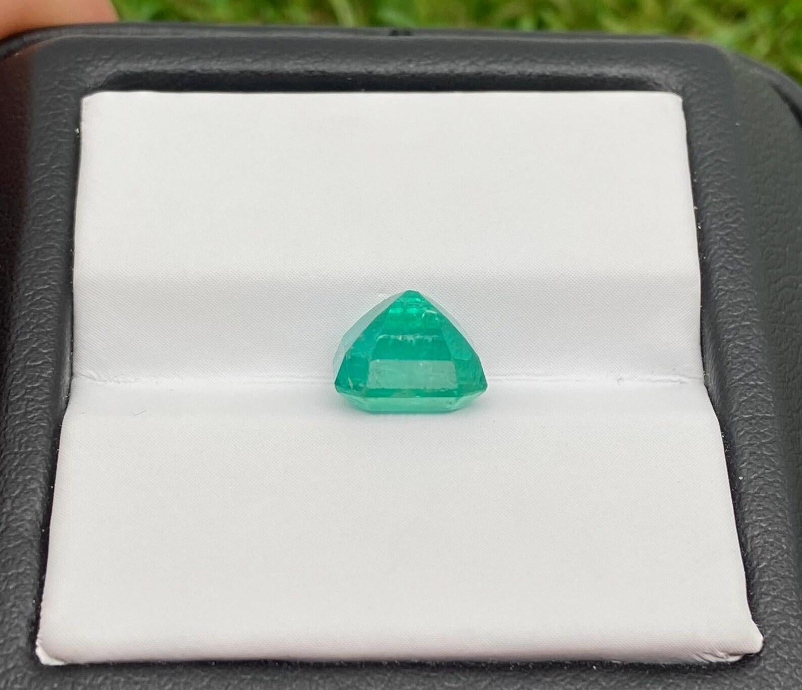 Natürlicher Smaragd lose Edelstein 2.82 ct, Smaragdschliff, Herkunft Sambia, Zertifikat im Angebot 4