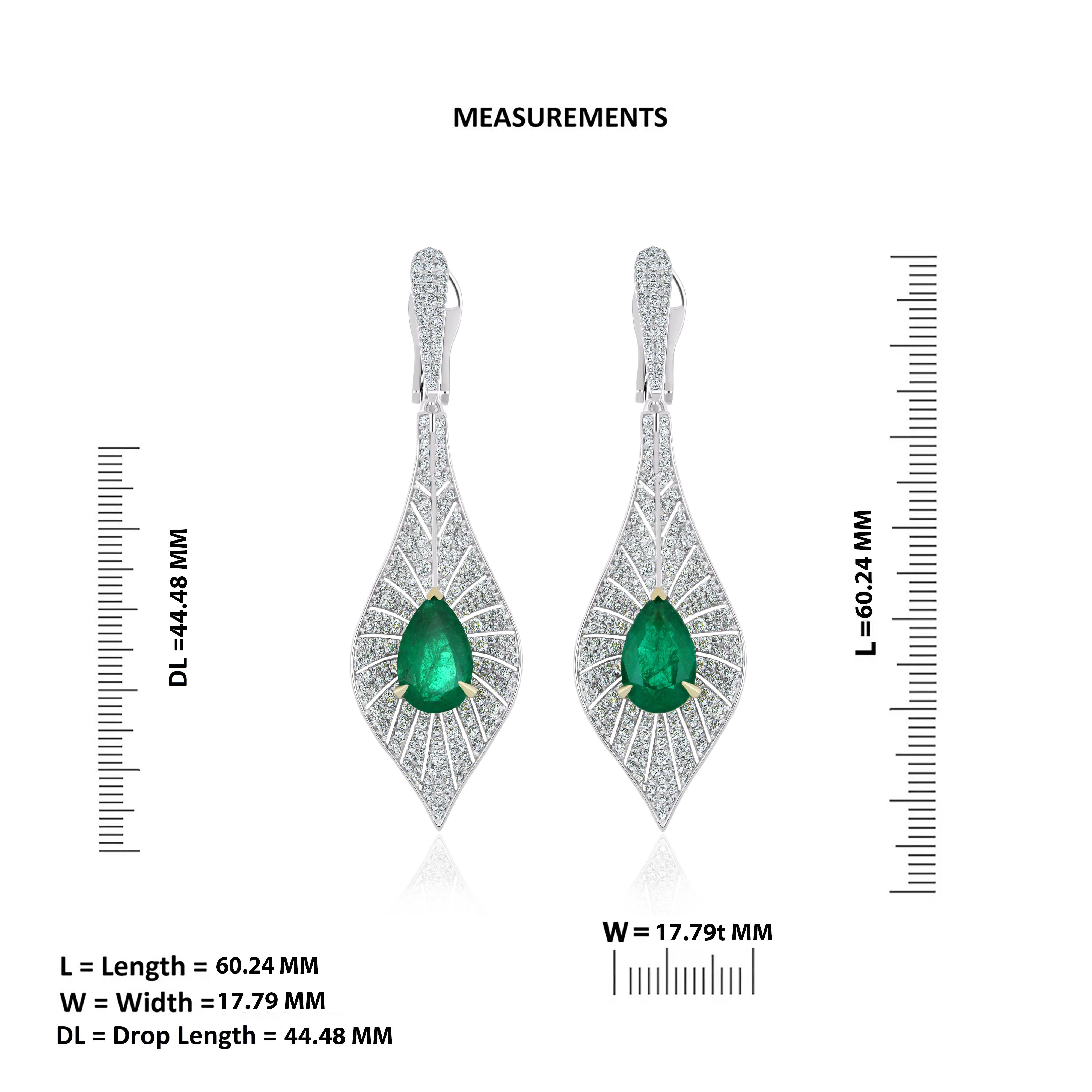 Natural Emerald Louts Drop Earrings Diamond 18kt White Gold In New Condition For Sale In JAIPUR, IN