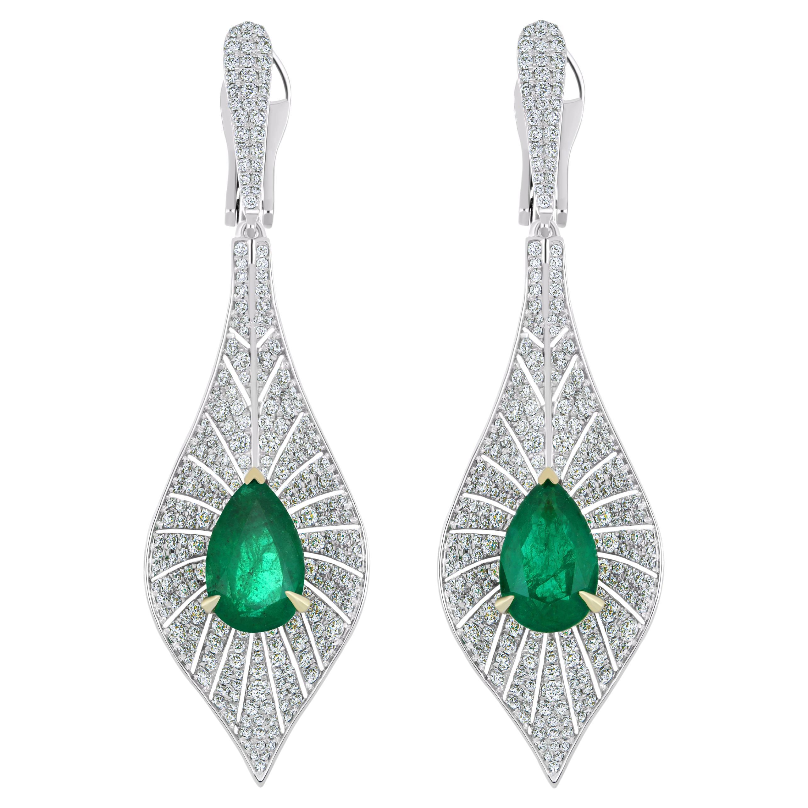 Natural Emerald Louts Drop Earrings Diamond 18kt White Gold