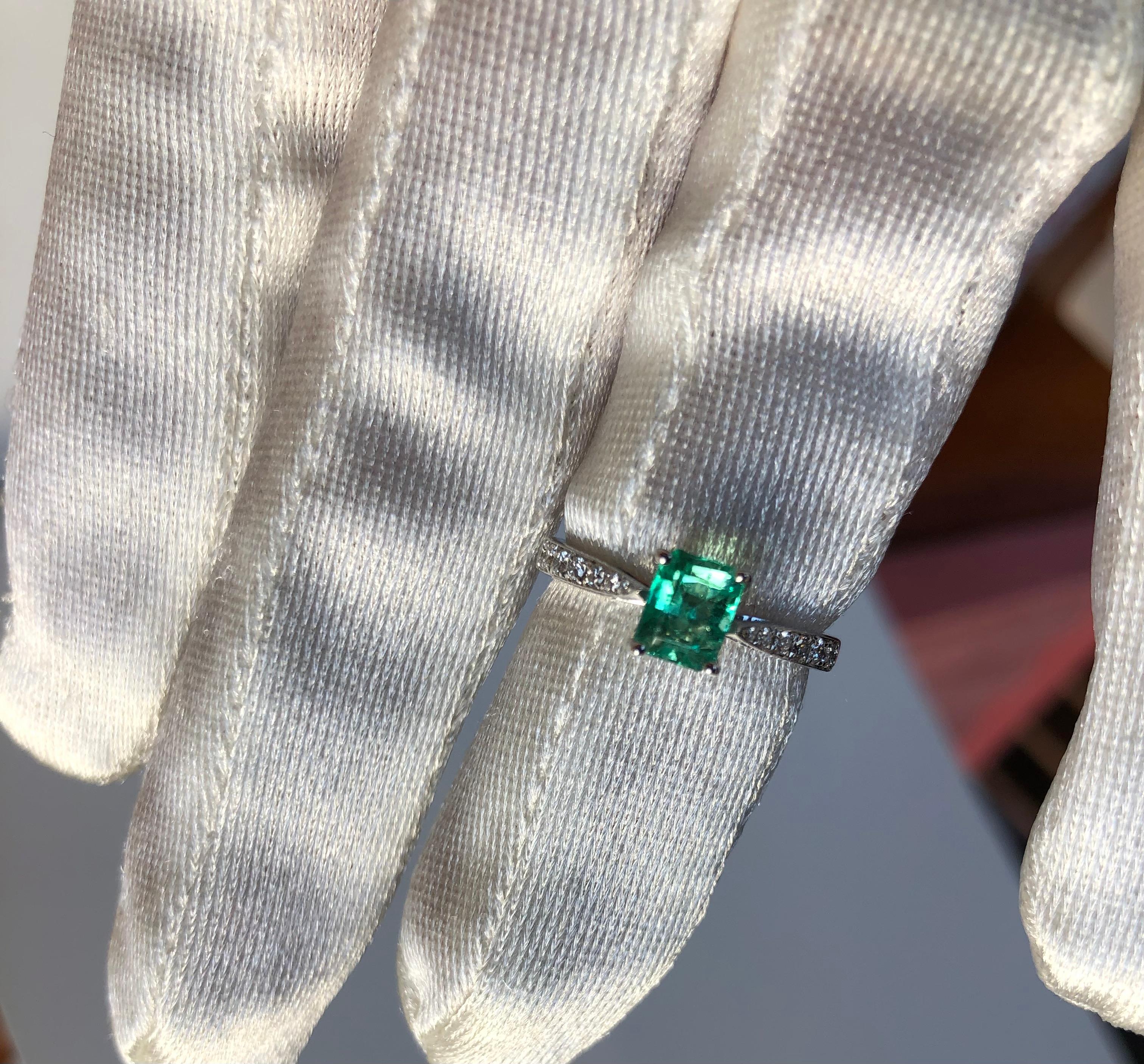 Contemporary Natural Emerald & Natural Diamond Engagement Ring 18K White Gold For Sale