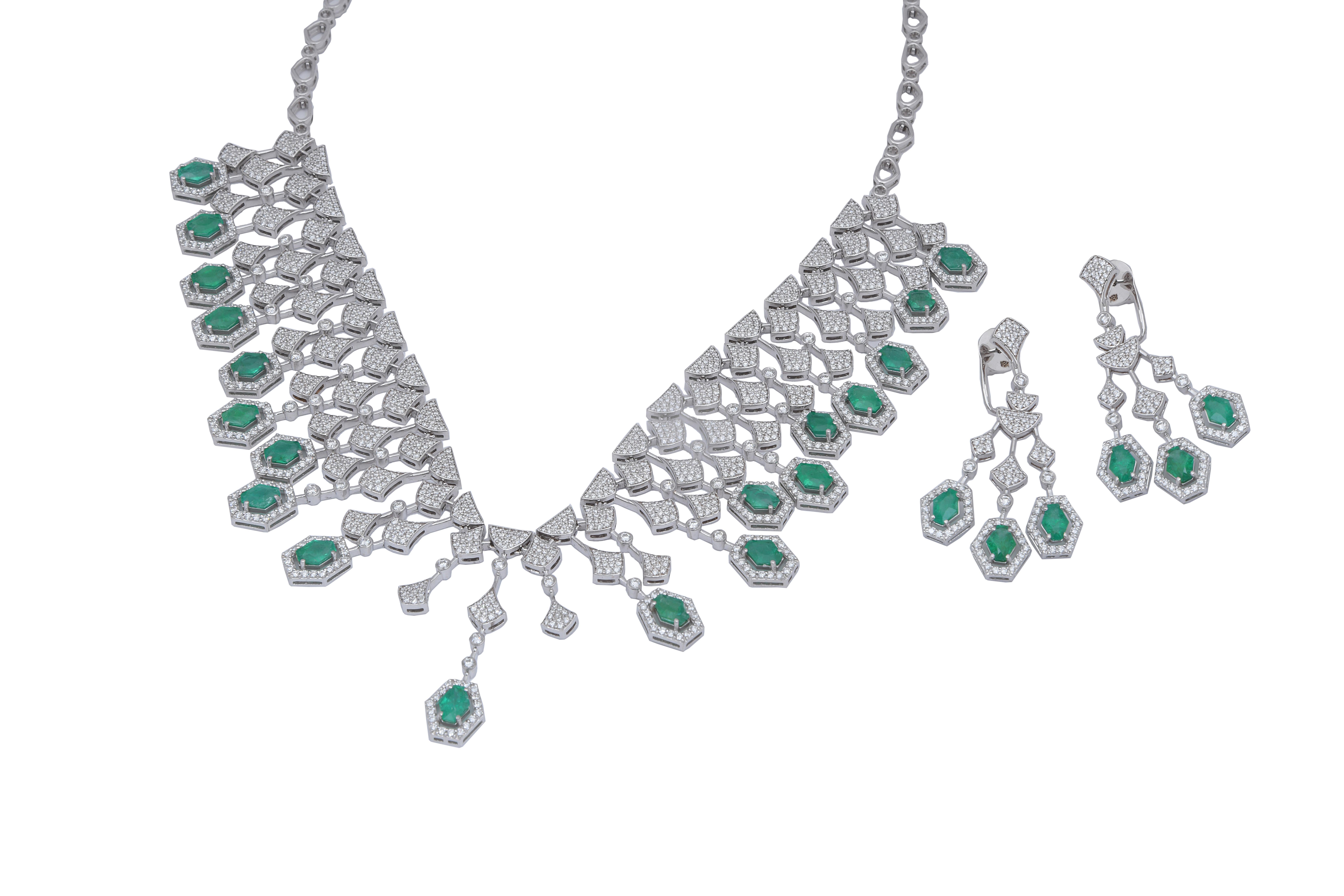 this is an amazing necklace set with
diamond : 10.75 carats
emerald : 11.06
gold : 88.79 gms


Please read my reviews to make yourself comfortable.
I don't want to sell just one time but make customers for life.
All our jewelry comes with a