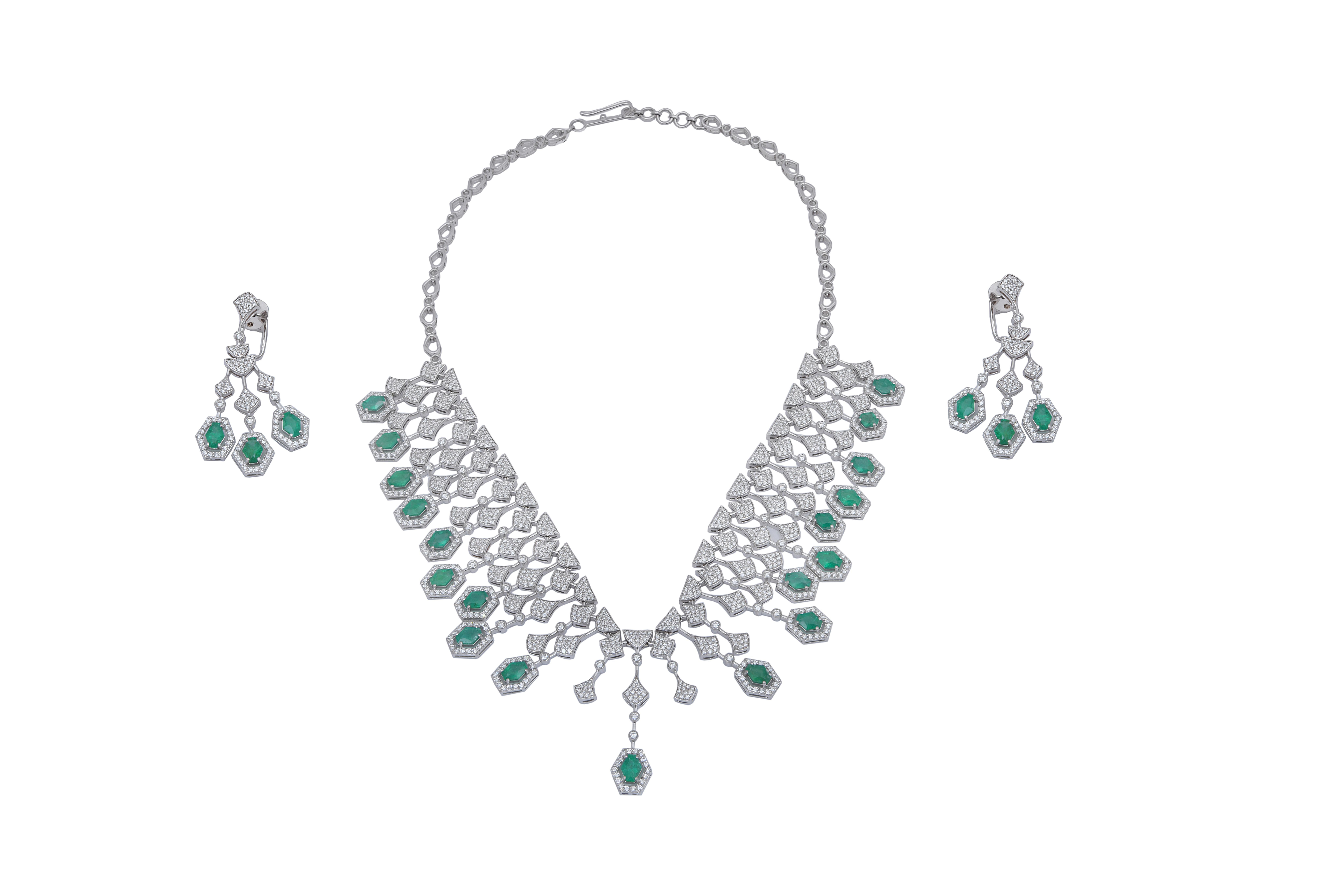 best emerald necklace