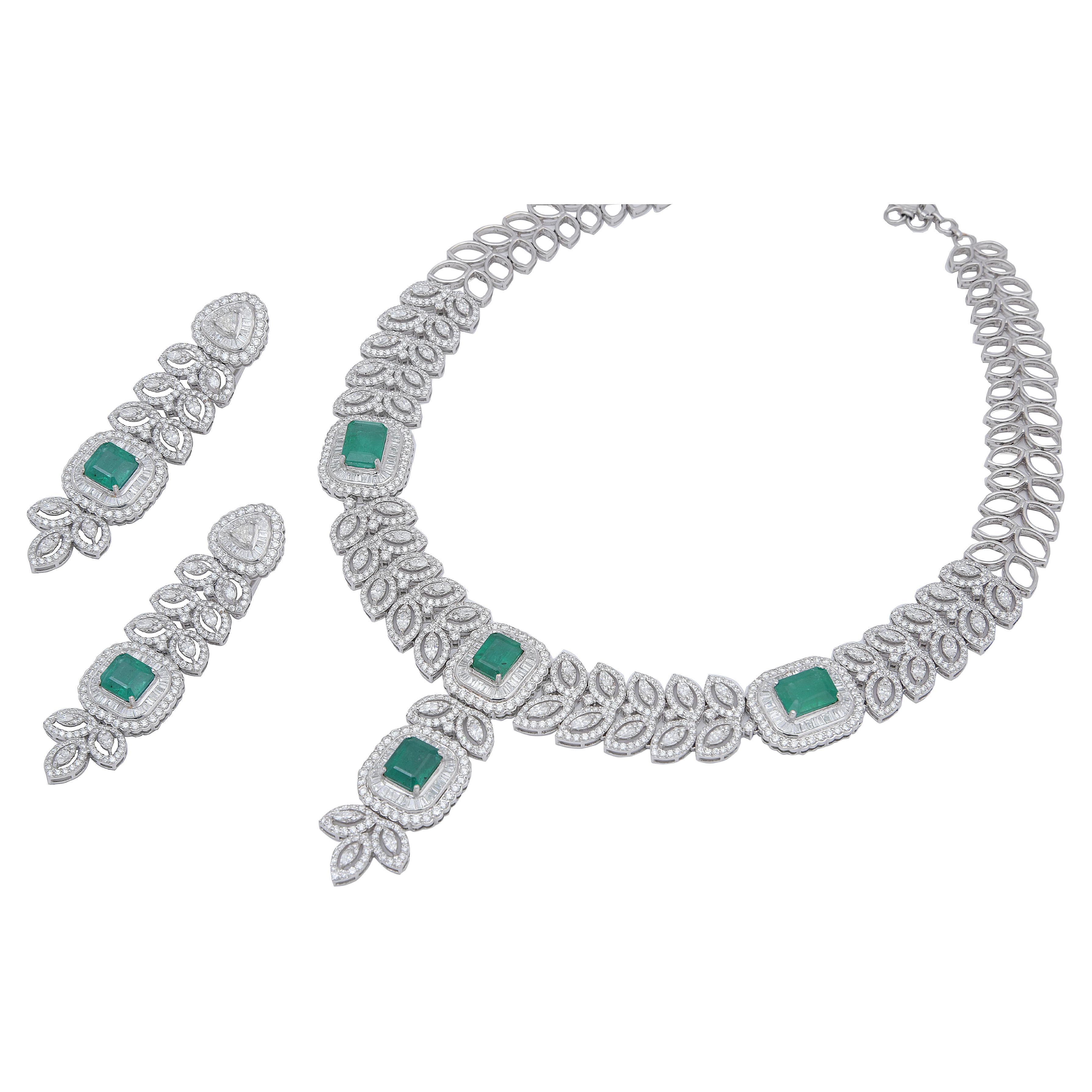 Natural Emerald Necklace with 21.93 Carats Diamond & 19.65 Emerald with 14k Gold For Sale