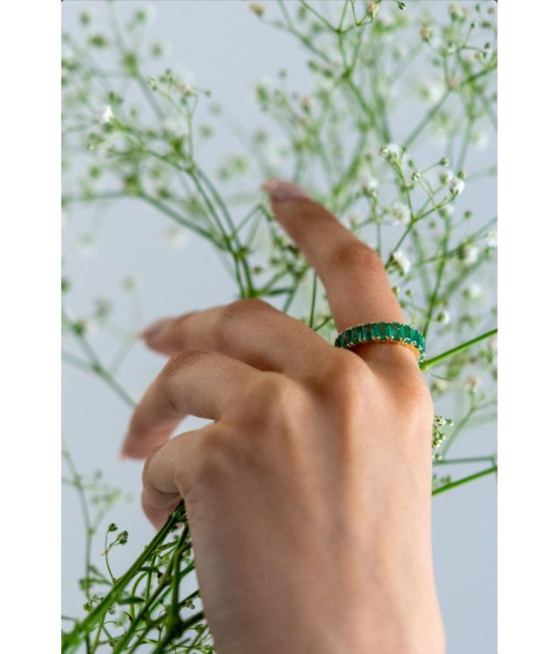 Donna Smeraldo naturale  anello eternità con smeraldo taglio ottagono in oro 14k in vendita