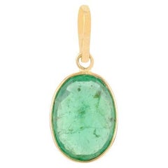 Colgante ovalado de esmeralda natural fabricado en oro amarillo macizo de 14k Joyería de uso diario