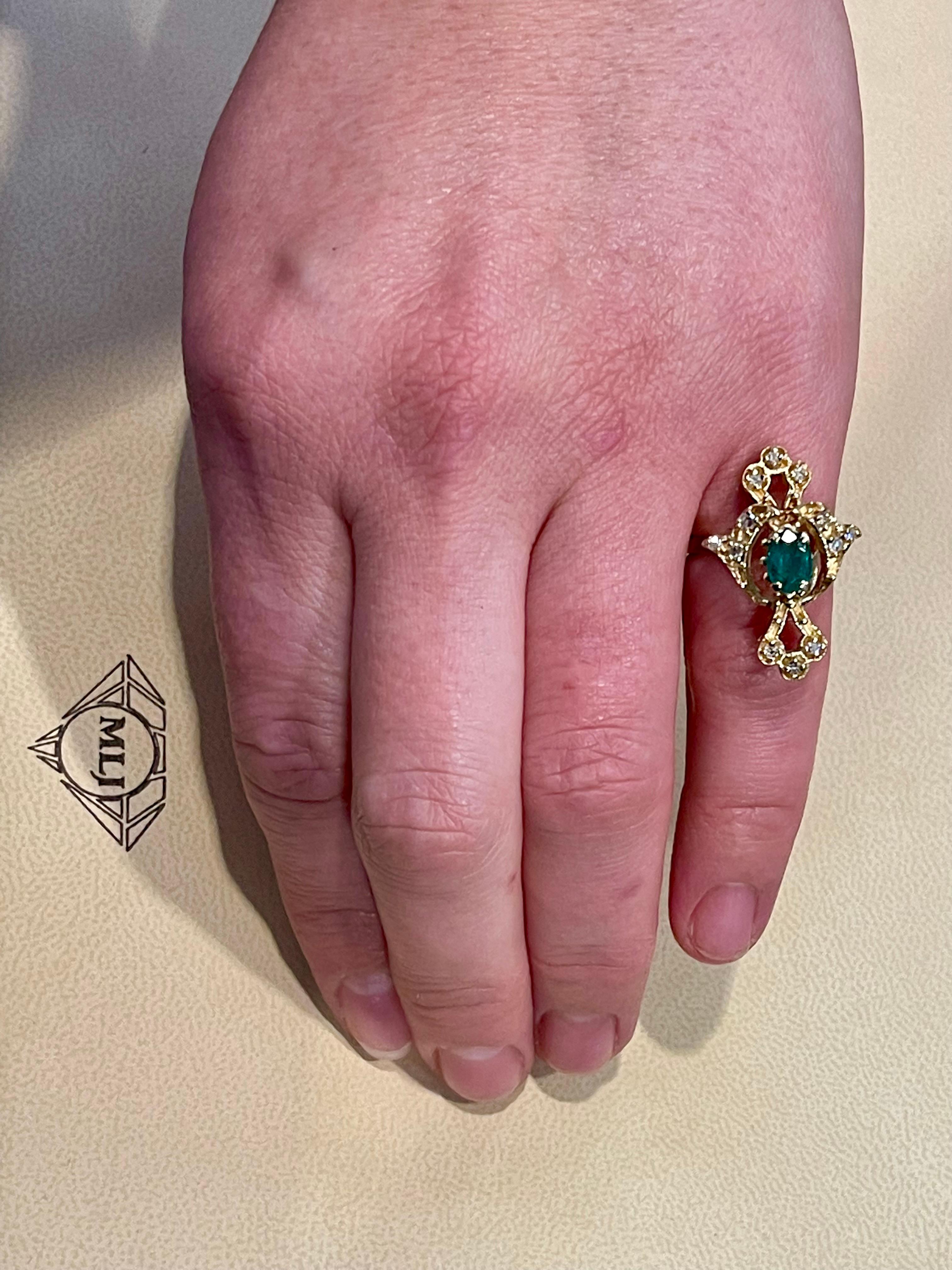 Ring aus 14 Karat Gelbgold mit natürlichem Smaragd, ovalem Stein und Diamant im Angebot 5