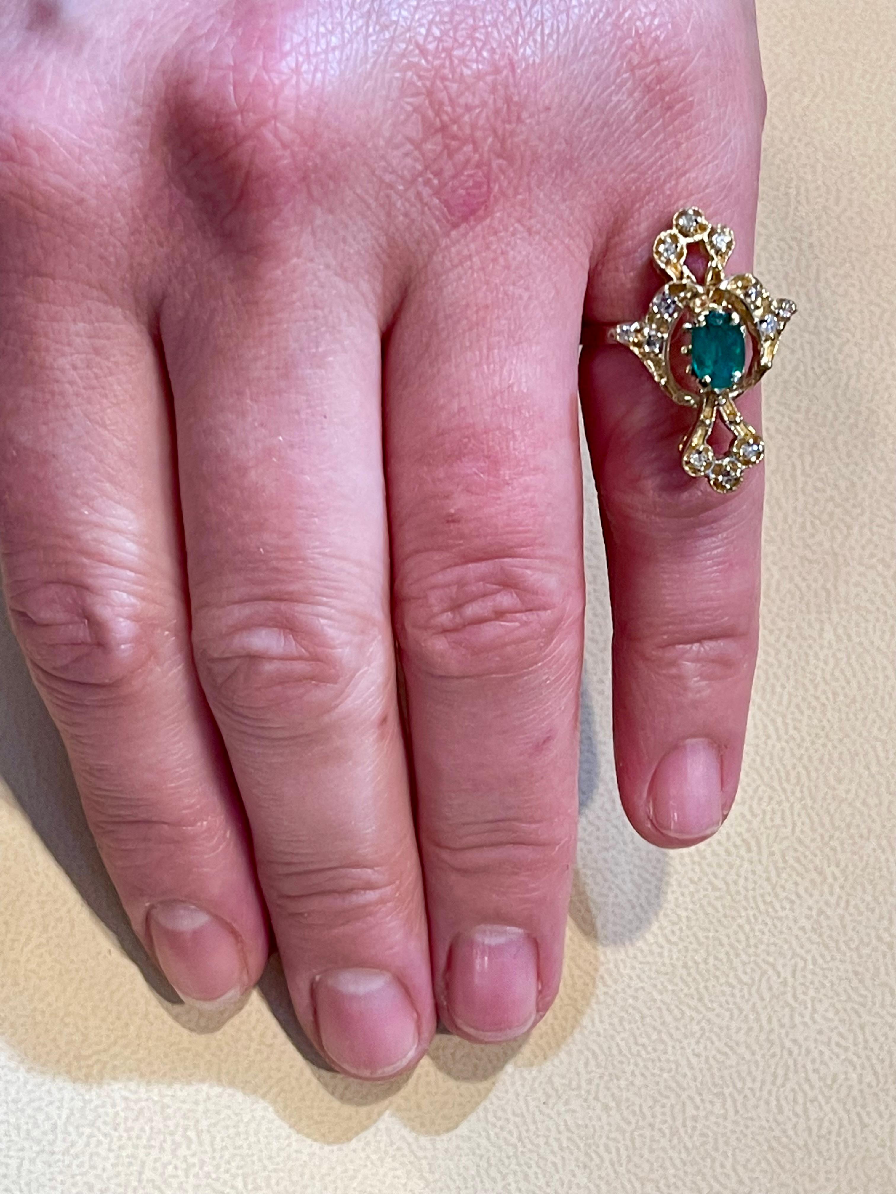 Ring aus 14 Karat Gelbgold mit natürlichem Smaragd, ovalem Stein und Diamant im Angebot 15